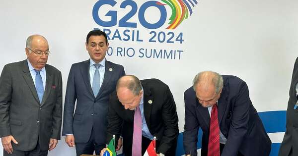 La Nación / Paraguay firmó acuerdo de préstamo para compra de aviones Súper Tucano en Brasil