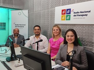 Comunidad Paraguaya en Irlanda celebra aniversario de nacimiento de Madame Lynch en una visita a Radio Nacional del Paraguay • RADIO NACIONAL