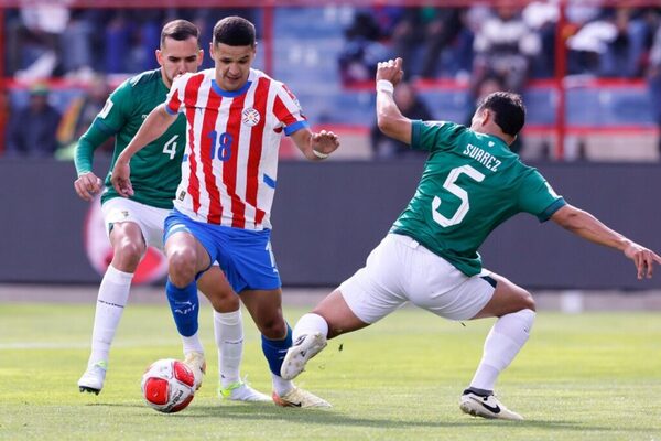 Ni con ayuda del árbitro: Bolivia no le pudo ganar a Paraguay