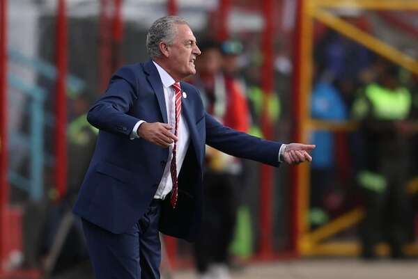 Gustavo Alfaro: “Estos chicos son los héroes malditos que están poniendo de pie a un país” - Selección Paraguaya - ABC Color