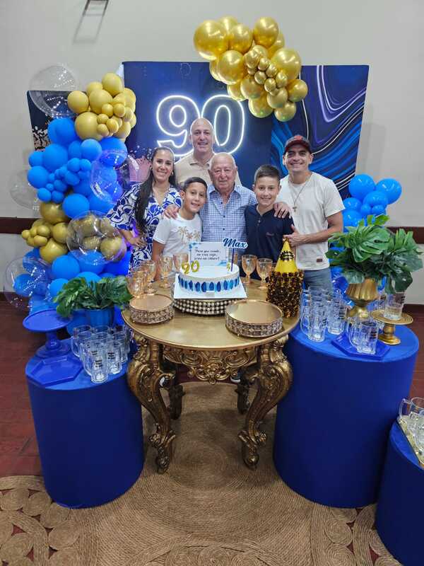 El gran goleador Chimo Rolón, con plena salud, celebró sus noventa años