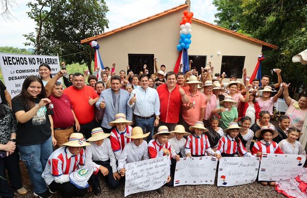 Con la entrega de viviendas dignas y de calidad, Gobierno transforma la vida de 210 familias guaireñas
