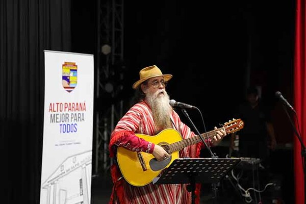 Francisco Russo presentó «Canto al Heroísmo Paraguayo» en el Centro Cultural Mangoré | DIARIO PRIMERA PLANA