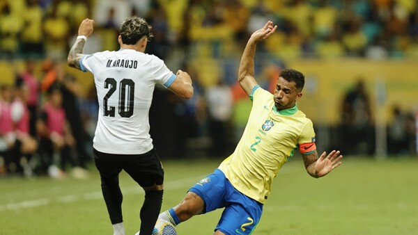 Brasil y Uruguay se reparten los puntos en Salvador
