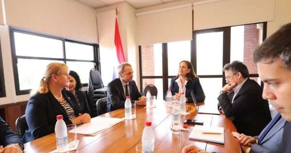 La Nación / Estabilidad monetaria y energía renovable potencian a Paraguay