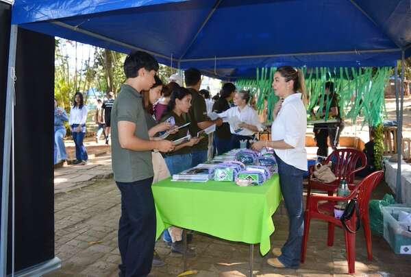 Cafyf en expo universitaria - Economía - ABC Color