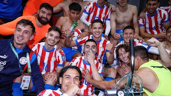 Albirroja logra vital empate contra la altura y el arbitraje