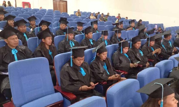 Docentes indígenas obtienen títulos de licenciatura – Prensa 5