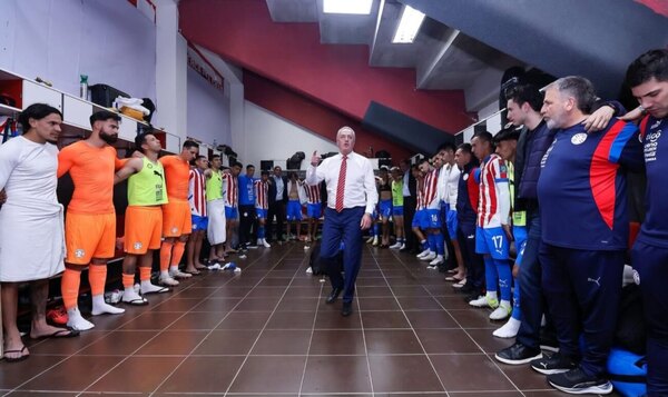 Versus / Julio Enciso sobre Alfaro: "Es genial, es un papá guasu para todos nosotros"
