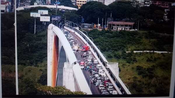 Estudiante brasileña muere en accidente en el Puente de la Amistad