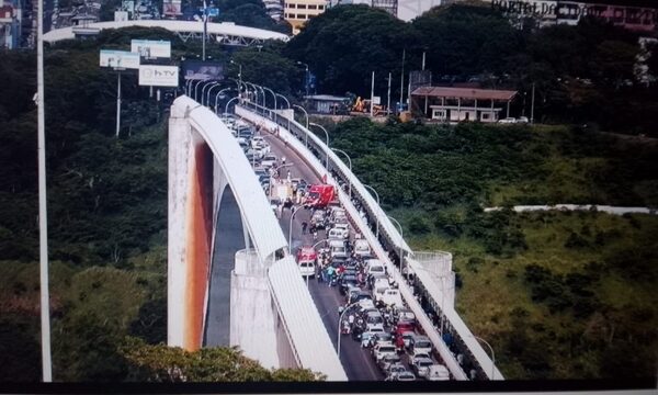 Estudiante brasileña muere en accidente en el Puente de la Amistad