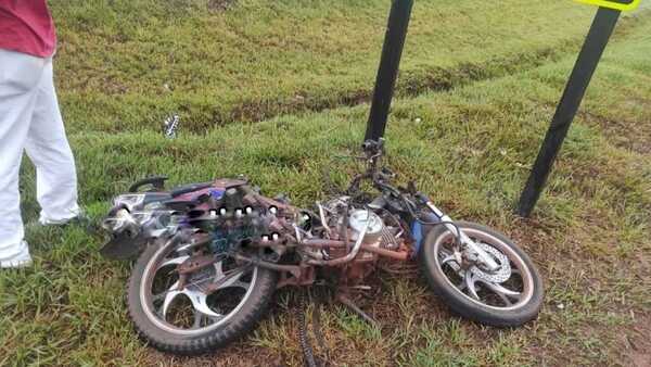 Murió niño en accidente de moto, con su mochilita a cuestas