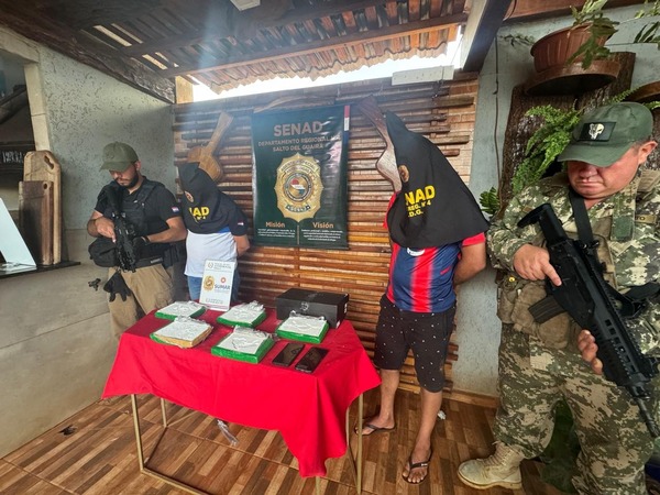 Capturan a dos hombres con más de cinco kilos de cocaína en Canindeyú - ADN Digital