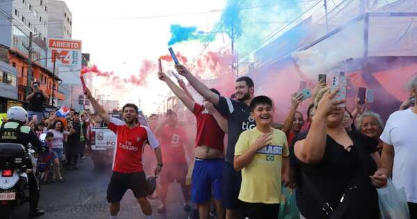 Diario HOY | ¿Que el fútbol no da de comer? El buen momento albirrojo se traslada al consumo