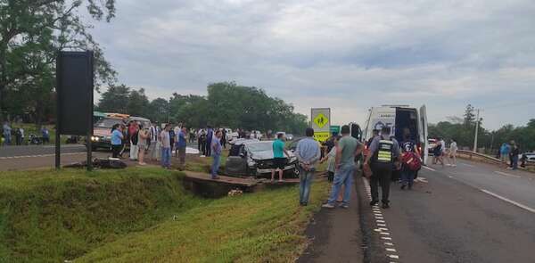Madre e hijo en moto mueren tras ser embestidos por una camioneta - Nacionales - ABC Color