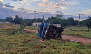 Chofer falleció tras vuelco de camión en Caaguazú – Prensa 5
