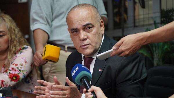 Bachi Núñez pide excluir seguro vip y cupos de combustibles para el Senado en el PGN 2025