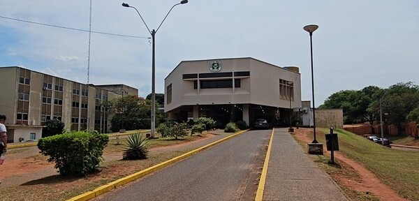 Después de más de 3 décadas, Hospital Nacional de Itauguá celebra aniversario 34 con profundas reformas - .::Agencia IP::.