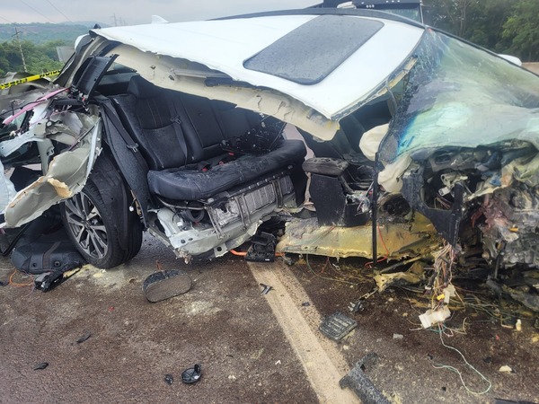Violento accidente se cobra la vida de una mujer y un niño en Caacupé - trece