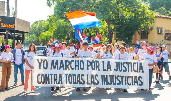 Calor, lluvia y humedad no amilanan a manifestantes contra las injusticias - Política - ABC Color