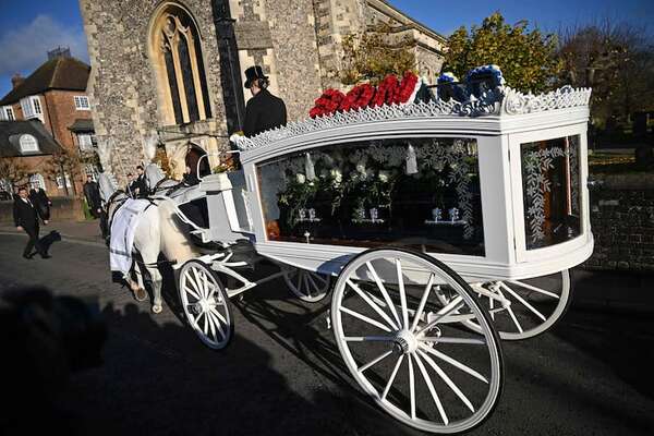 El funeral de Liam Payne: la triste despedida de sus compañeros de One Direction - Gente - ABC Color