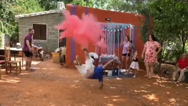 ¡Será una nena! De chilena, un papá reveló el sexo de su bebé y se hizo viral