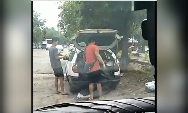 (VIDEO) Grabaron a “magos” armando “queso Paraguay” para estafar al rollo