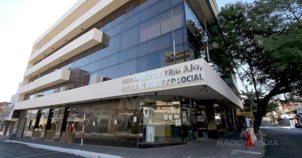 La Nación / Funcionarias denuncian injustificados despidos en empresa de servicios exequiales