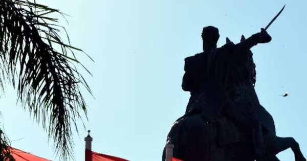 Diario HOY | Instan a la Intendencia de Asunción a reubicar la estatua del Mariscal López