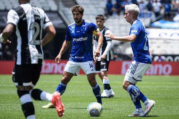 Cruzeiro perdió 2-1 con Fabrizio Peralta de titular antes de la final de la Copa Sudamericana en La Nueva Olla de Asunción - Fútbol Internacional - ABC Color