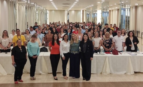 Salud: Fortalecen conocimientos en atención a personas adultas