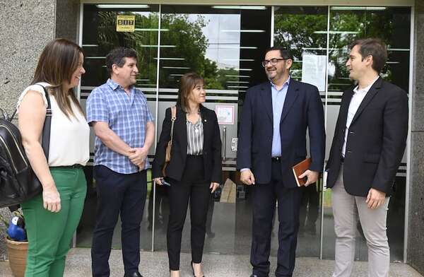 Productos sin registro sanitario: solicitan la intervención de Dinavisa y Sedeco - Economía - ABC Color