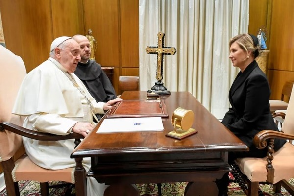 El papa Francisco recibió a la primera dama ucraniana y calificó la invasión rusa como “una vergonzosa desgracia” - ADN Digital