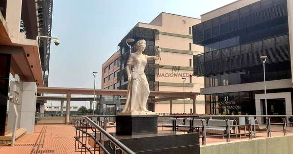 La Nación / Detienen a un hombre por amenaza a niño y desacato, en pleno Palacio Judicial de CDE