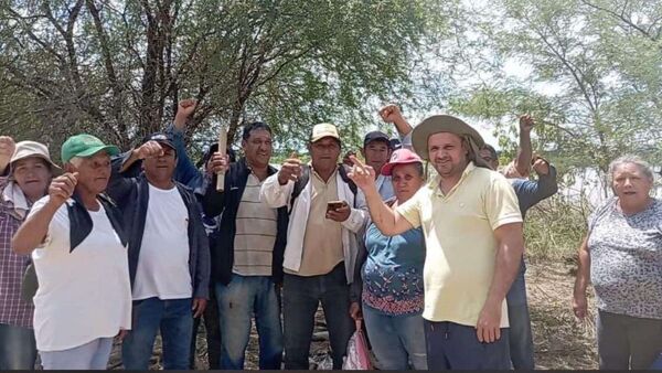 Funcionarios de Puerto Casado levantan protesta tras cobrar tres meses de salario con un saldo de cinco meses