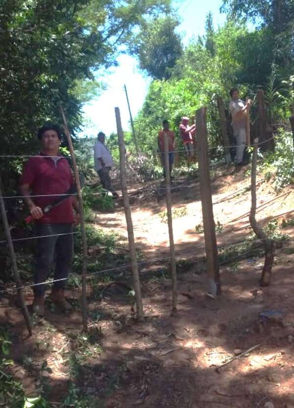 Con medida judicial despejan camino vecinal cerrado por un lugareño en Ybycuí - Nacionales - ABC Color