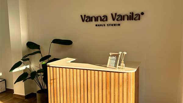 Vanna Vanila: uñas con efecto aura y diseños en 3D con gel paint son tendencia