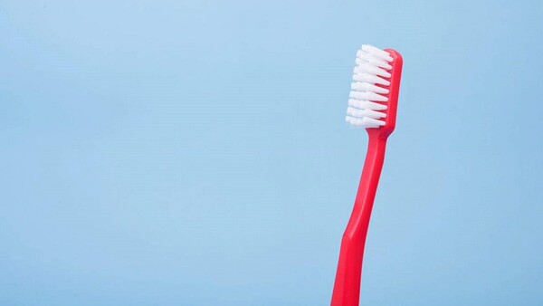 El cepillo de dientes: historia de un objeto cotidiano
