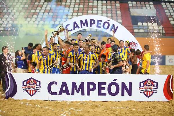 Luqueño se corona en la arena en la Superliga de fútbol playa - Polideportivo - ABC Color
