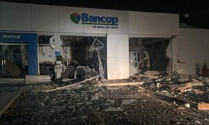 Delincuentes hicieron volar un cajero para robar en Naranjal