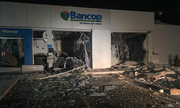 Delincuentes hicieron volar un cajero para robar en Naranjal