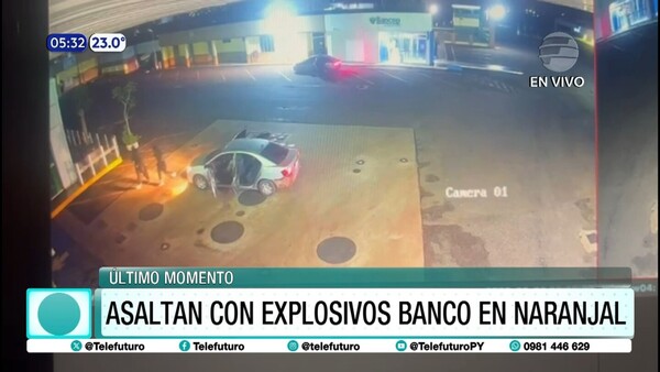 Atacan con explosivos banco en Naranjal