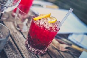 Cuatro turistas muertos tras beber alcohol adulterado en Tailandia - 1000 Noticias