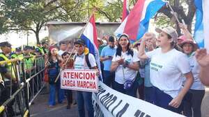 “Marcha por la justicia contra todas las injusticias” arrancó en Asunción - Nacionales - ABC Color