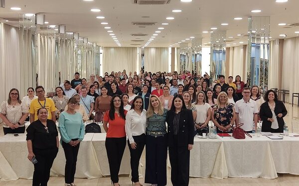 Ciudad del Este: fortalecen conocimientos en atención a personas adultas