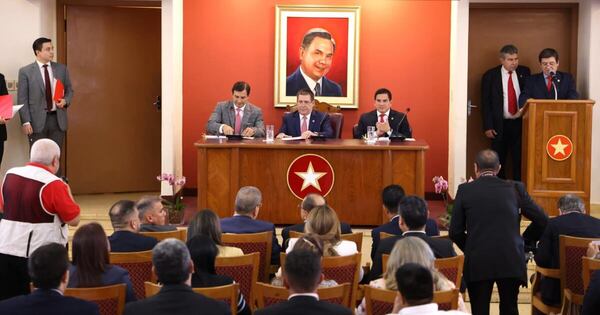 La Nación / ANR castigará con multa o expulsión a candidatos que violen la ley de financiamiento político