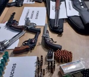 Incautan arsenal de armas en procedimiento realizado en zona de Asunción