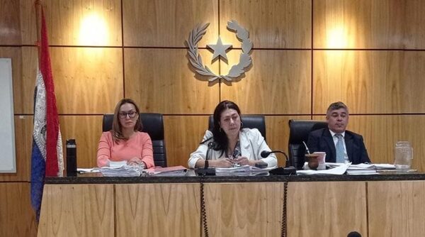 Fijaron fecha de juicio oral y público para “Mbururu” y madre de abusada - La Clave