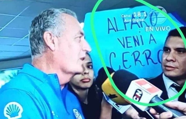 “Vení a Cerro”: el pedido de los azulgranas para Gustavo Alfaro