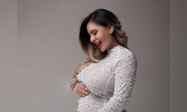 Modelo presumió pancita de embarazo: “No tengo palabras”